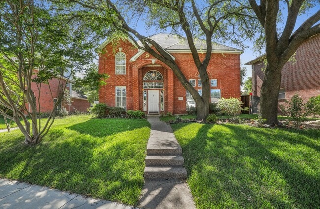 Building Photo - 740 Fairlawn St