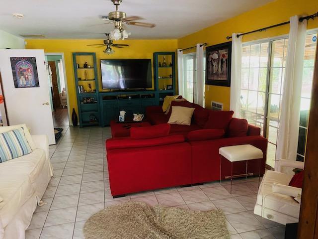 Foto del edificio - 851 Rambling Dr Cir