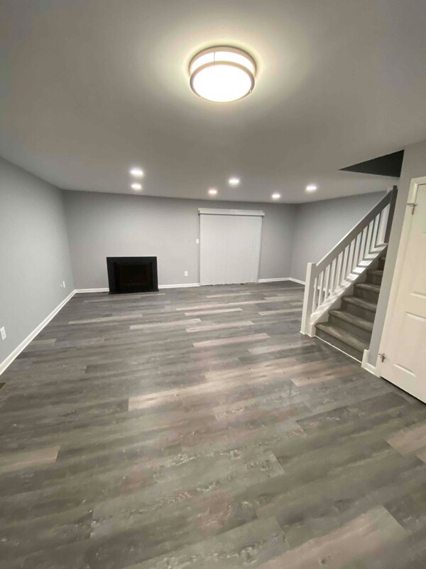 Foto del edificio - 127 Larchwood Ct