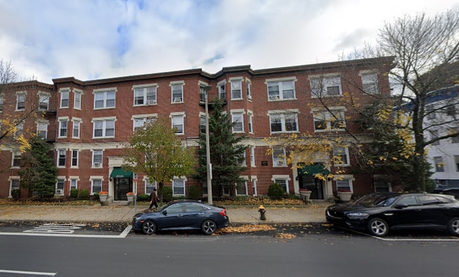 Building Photo - 520 Cambridge St