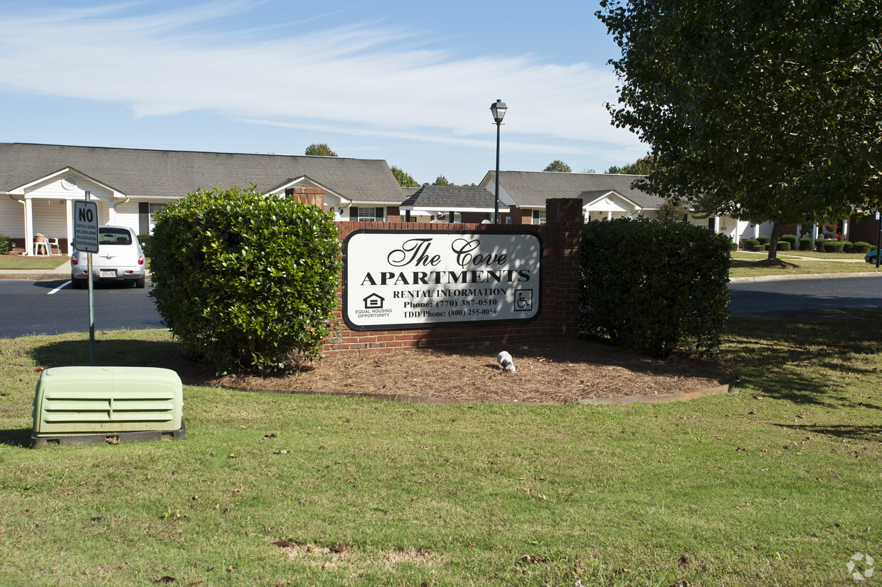 Primary Photo - The Cove Apartments