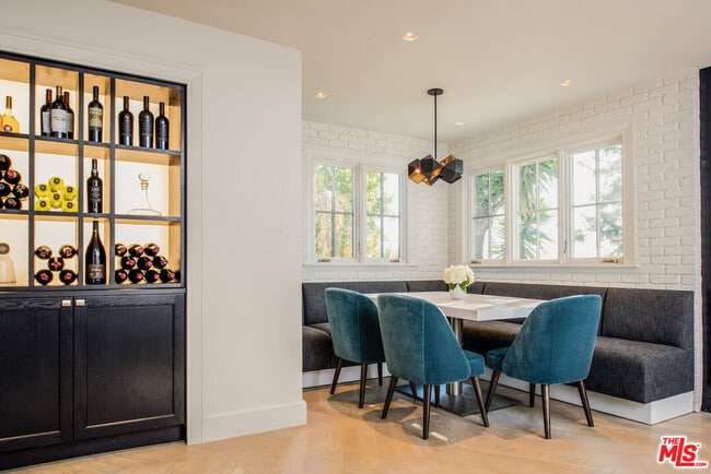 Building Photo - 14939 La Cumbre Dr