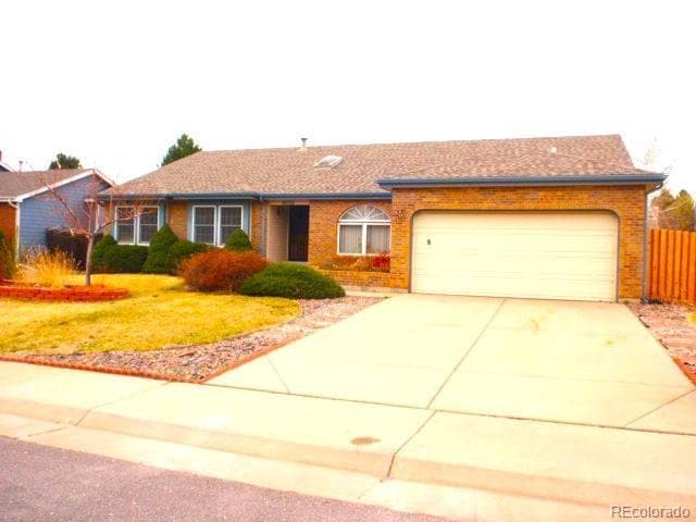 Building Photo - 15000 E Bellewood Dr