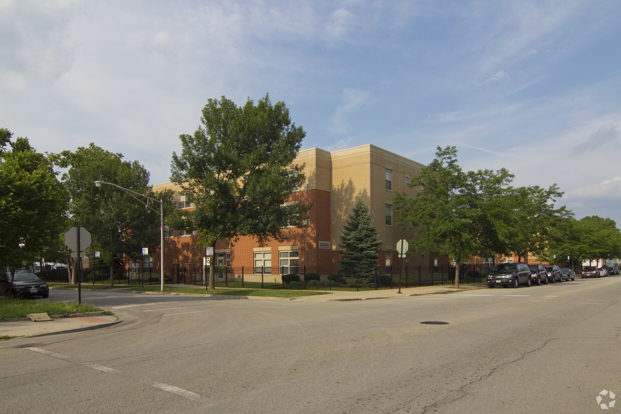 Foto del edificio - St. Ailbe Faith Apartments