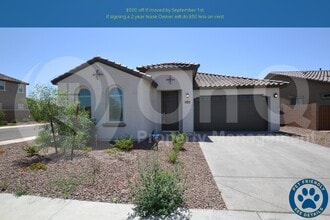 Building Photo - 9213 W Glenrosa Ave