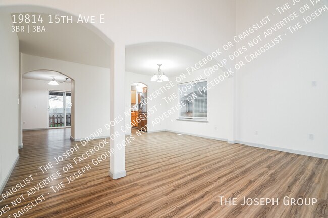 Foto del edificio - 19814 15th Avenue E