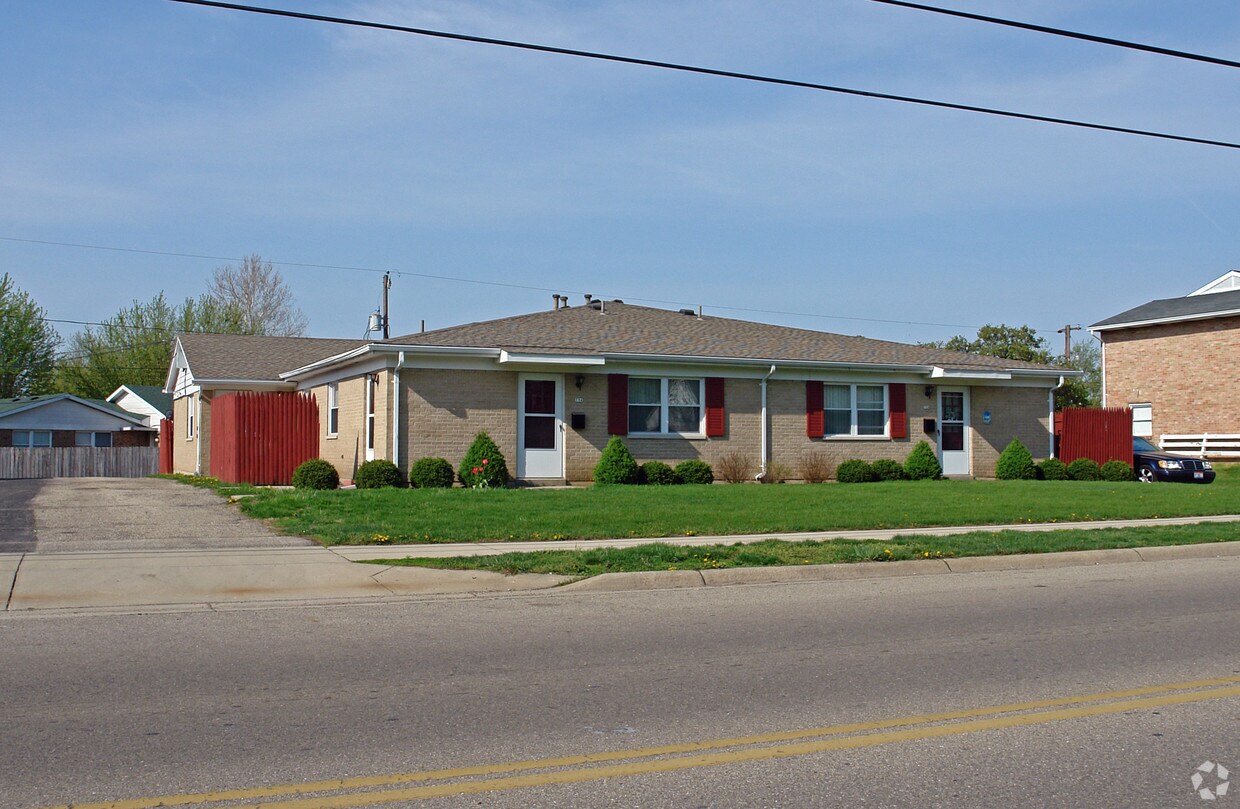 Foto principal - 724-740 W Lake Ave