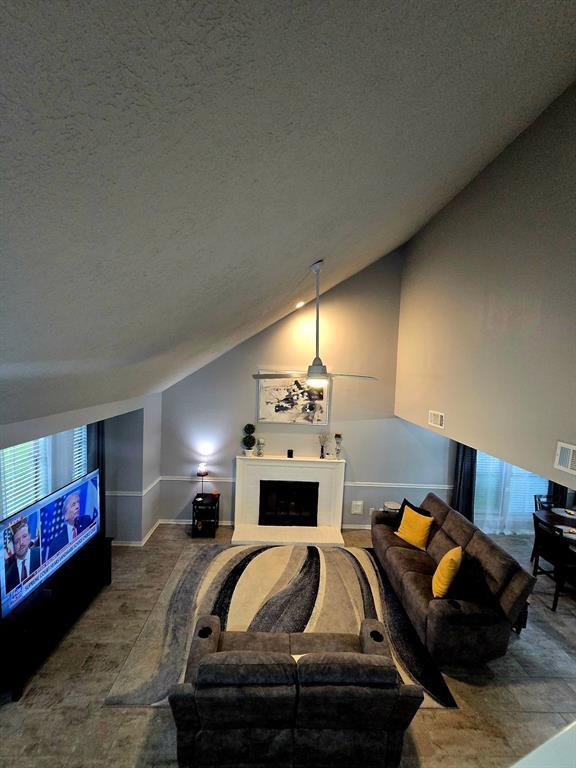 Foto del edificio - 14244 Oak Chase Dr