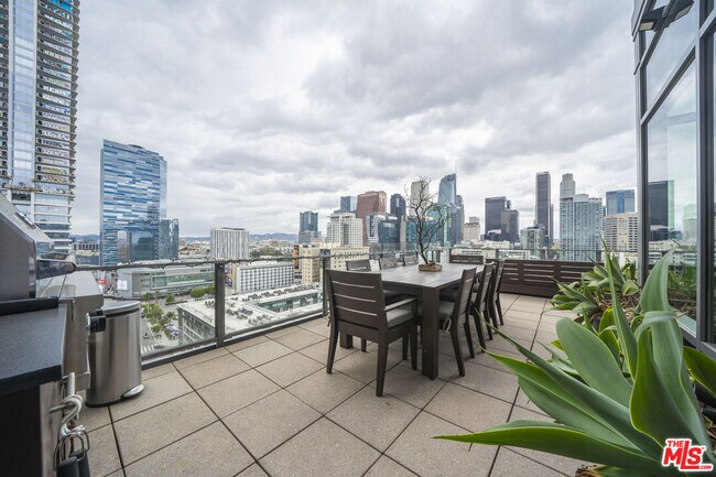 Foto del edificio - 1100 S Hope St