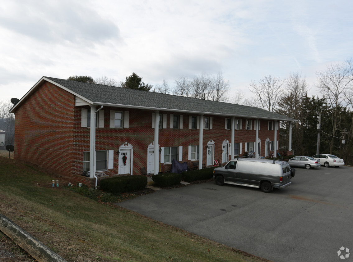 Primary Photo - Lin Don Townhouses