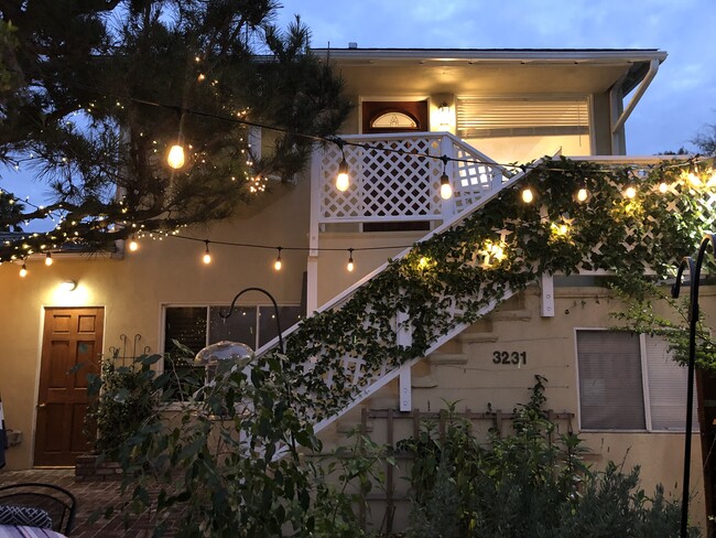 Apt in on 2nd floor - 3231 Bennett Dr