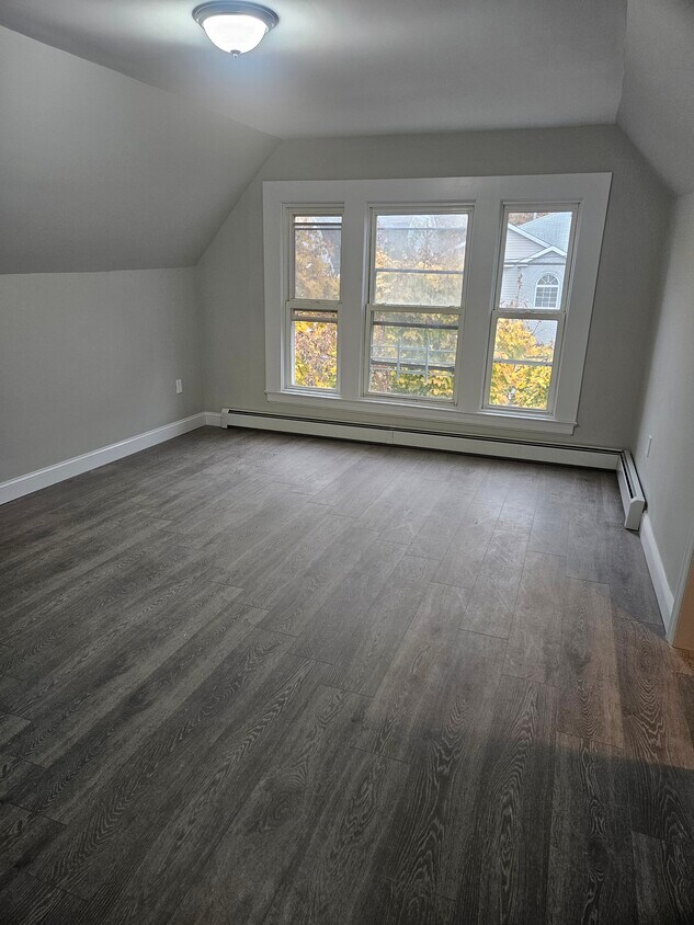 Foto principal - 132 Seymour Ave