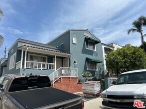 Building Photo - 860 Serrano Pl