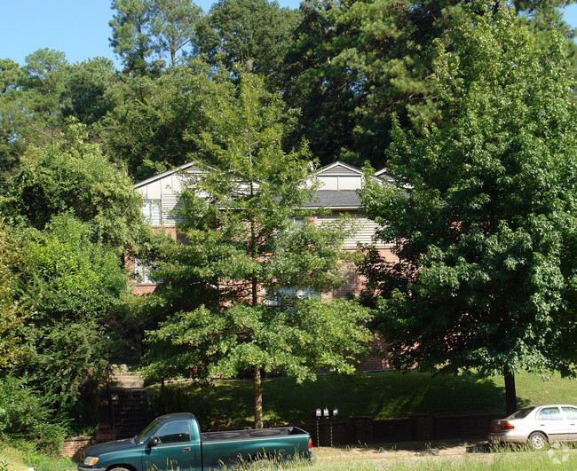 Foto del edificio - Broadway Park Apartments