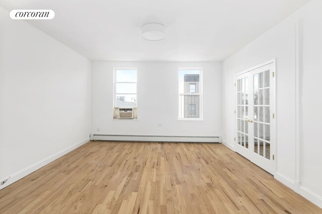 Foto del edificio - 387 Clinton St