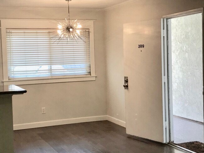 Unit Entry - 9005 Cynthia St