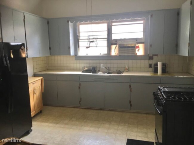 Building Photo - 3 br, 2 bath House - 1313 A West Montgomer...