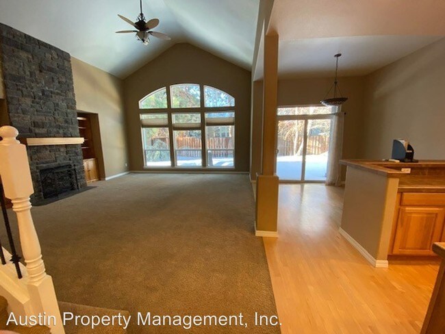 Building Photo - 3 br, 2.5 bath House - 61041 Chamomile SW