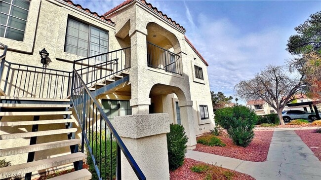 Building Photo - 4890 Nara Vista Way