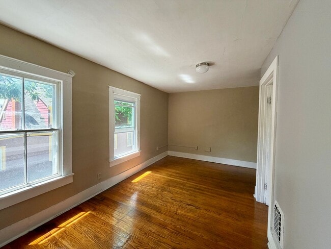 Building Photo - 140-42 Grumbach Ave