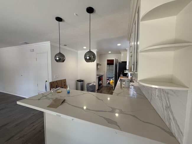 Building Photo - 4830 Grimsby Dr