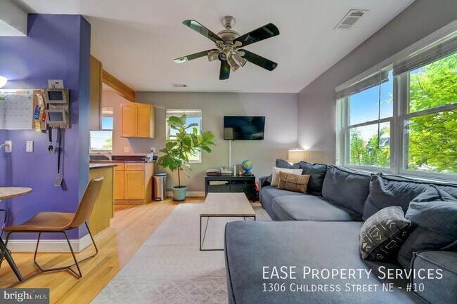 Foto del edificio - 1306 Childress St NE