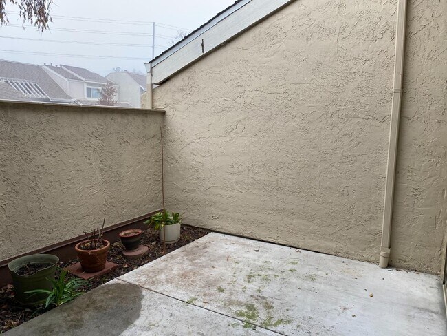 Building Photo - 4227 Lake Santa Clara Dr