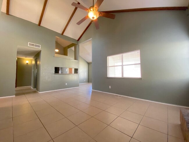Building Photo - 4713 Harvest Ln