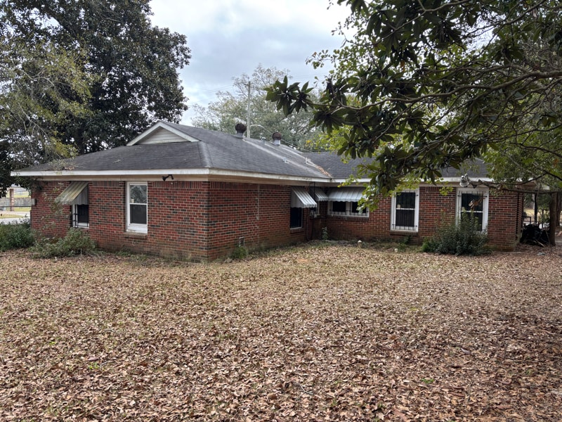 Building Photo - 651 Caton Ave