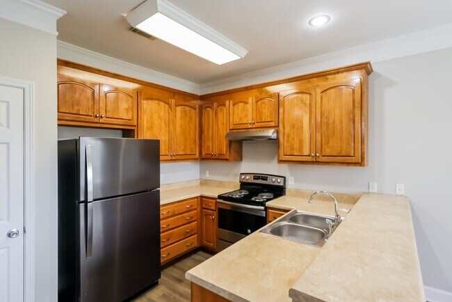 Building Photo - 9061 Cotton Fields Cir