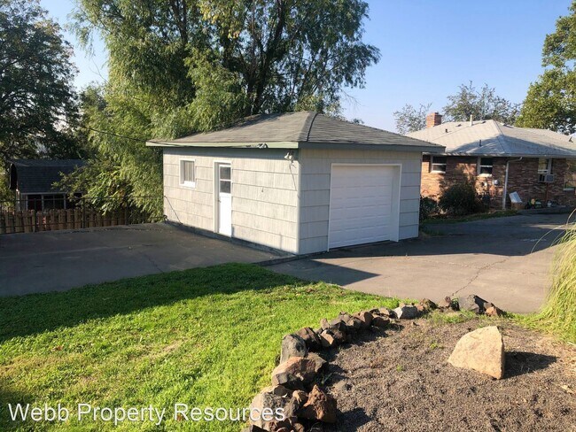 Building Photo - 3 br, 2 bath House - 421 NW 12th St.