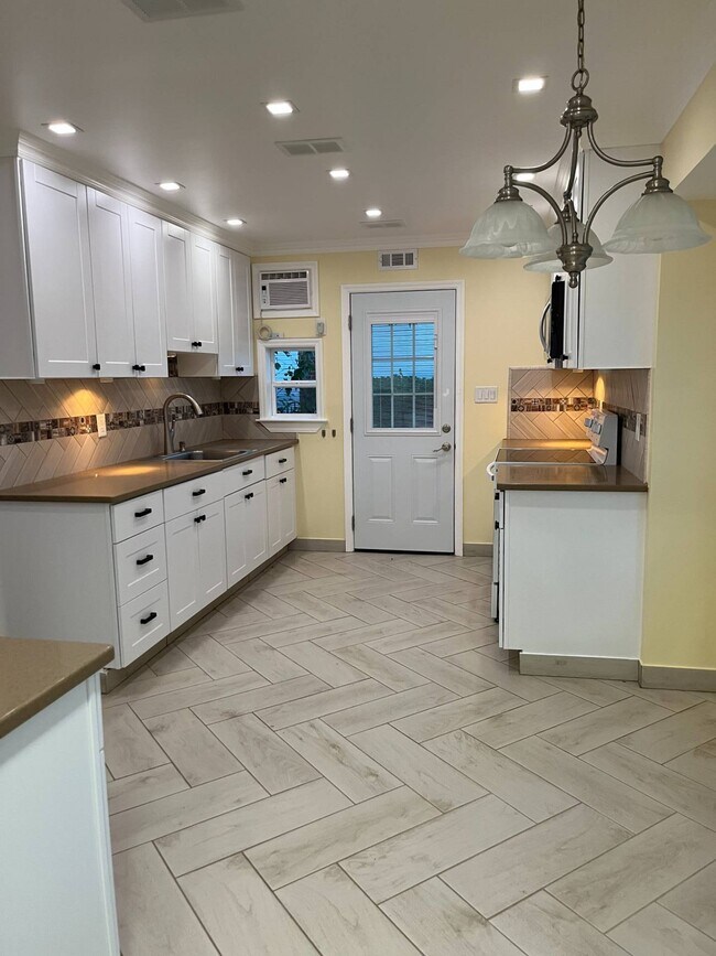 70 Cornell Ln, Hicksville, NY 11801 House Rental in Hicksville, NY