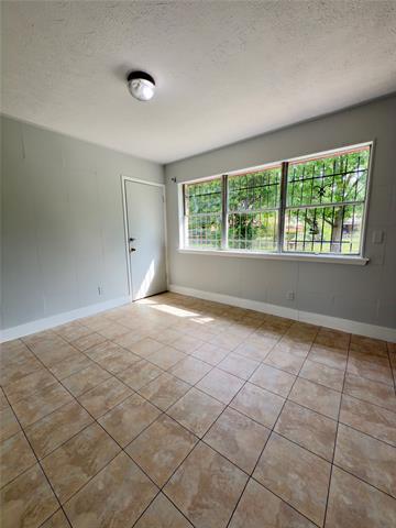 Building Photo - 5024 Dupont Dr