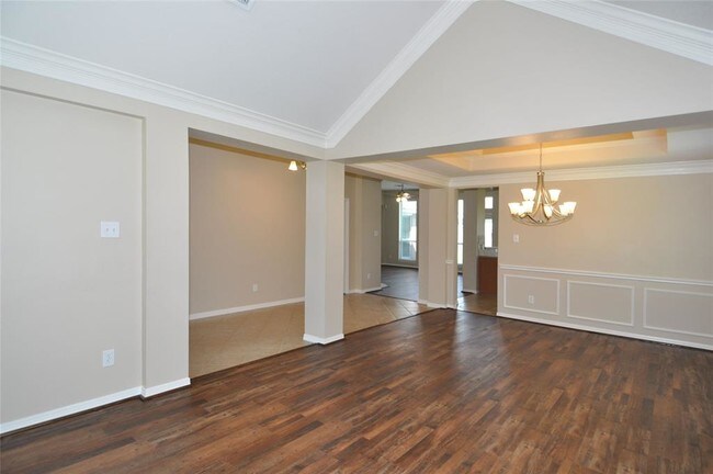 Foto del edificio - 2401 Shorebrook Dr