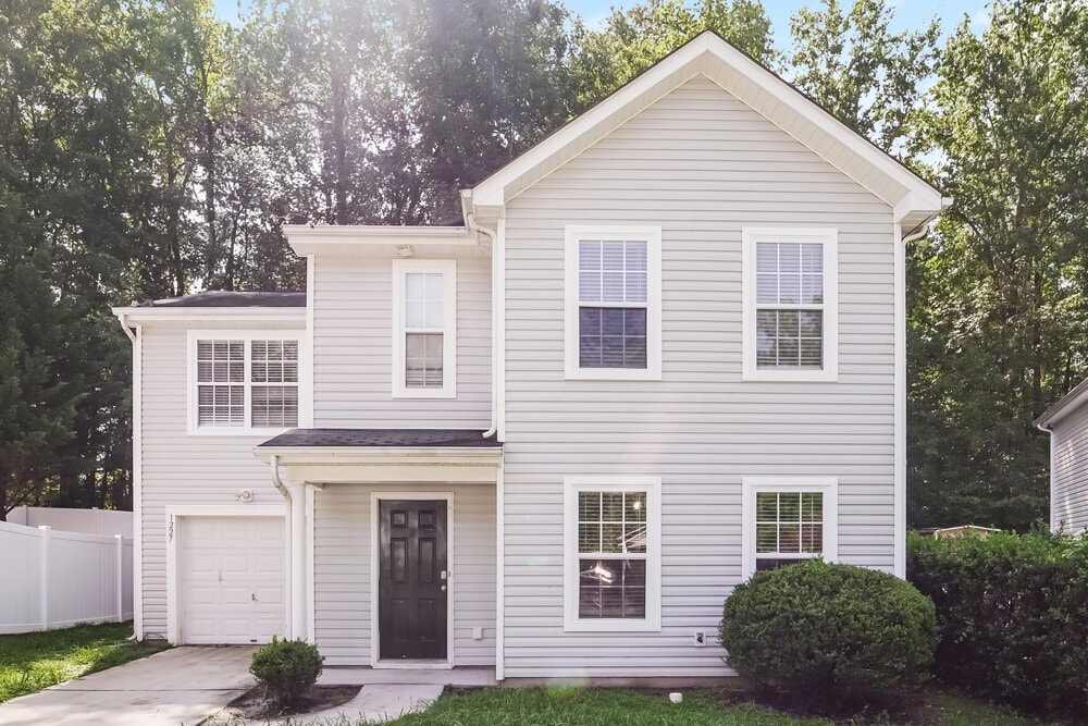 Primary Photo - 1227 Pinehaven Ct