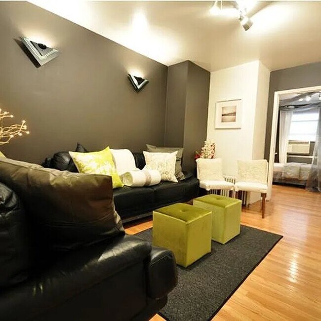 Foto del edificio - 212 E 12th St