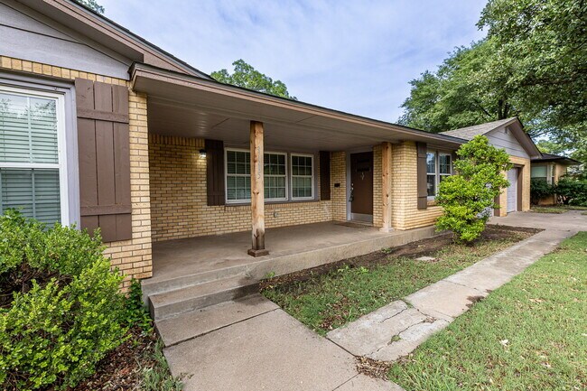 Foto del edificio - 4 Bedroom in Tech Terrace