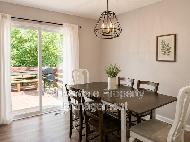 Foto del edificio - 2140 Mariner Cir