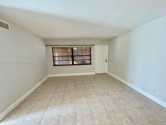 Foto del edificio - 2624 Riverside Dr