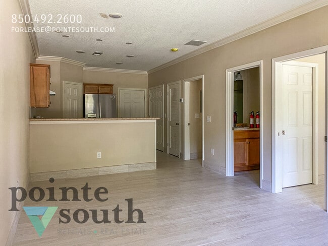 Building Photo - 2425 E Johnson Ave