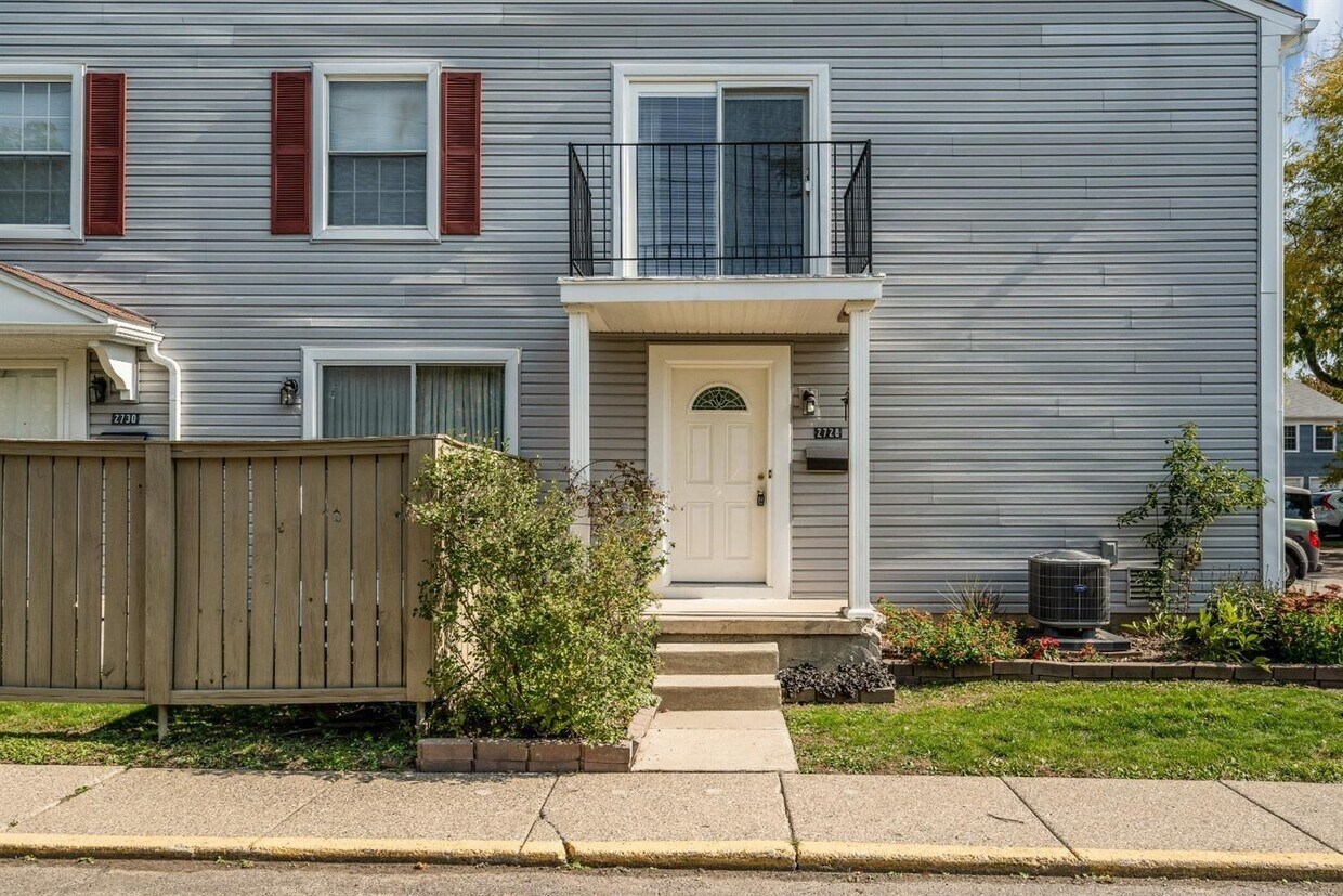 Primary Photo - 2728 Glenbridge Ct