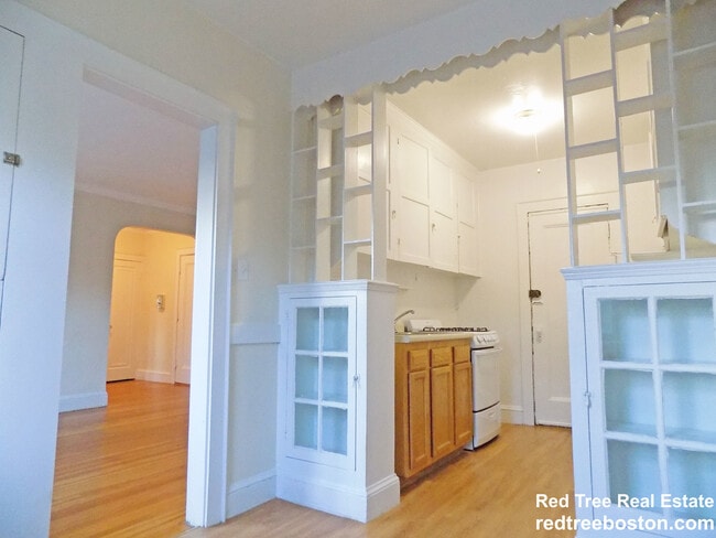 Photo - 2045 Commonwealth Ave Apartment