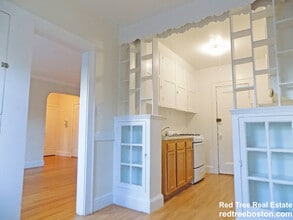 Building Photo - 2045 Commonwealth Ave