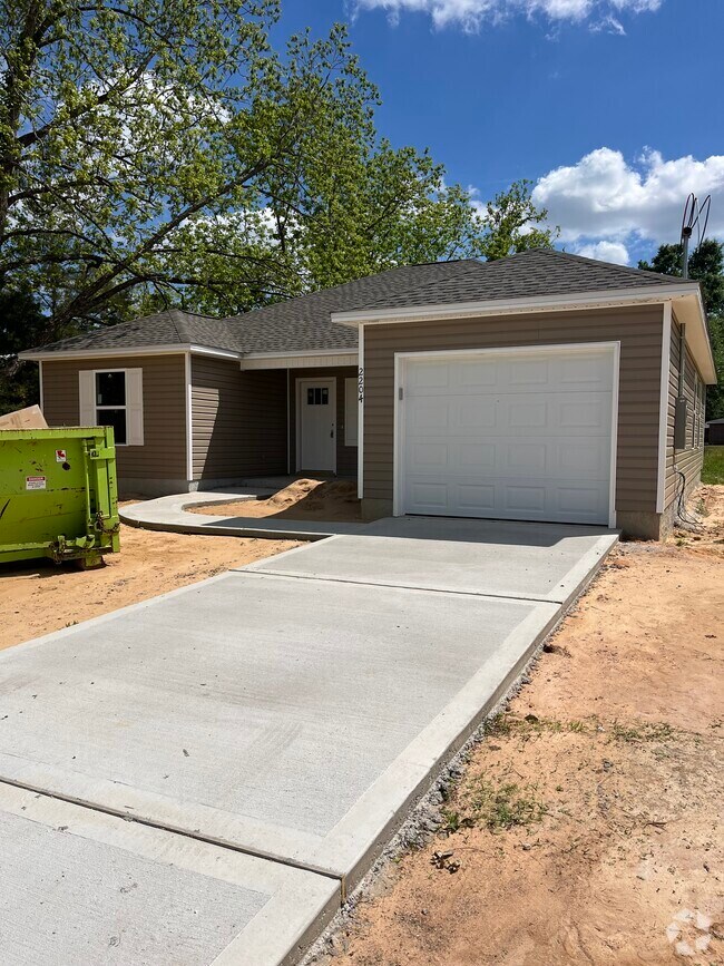 Quiet Oaks Apartments under 1,500 Crestview, FL 2 Rentals