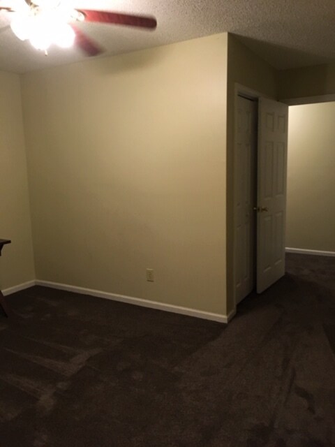 Dormitorio - 119 W Carolina Ave