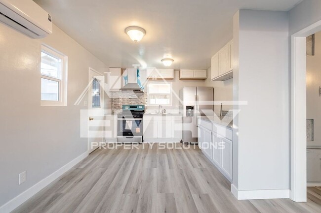 Foto del edificio - 6255 Gifford Ave