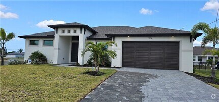 Building Photo - 1704 NW 38th Ave