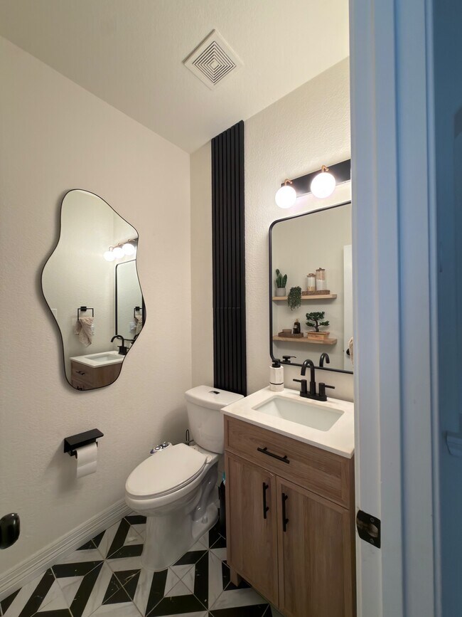 Foto del edificio - 16927 Locust Springs Dr