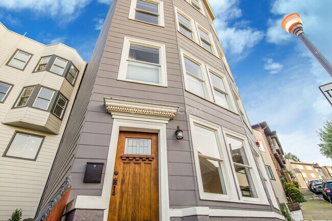 Building Photo - 272 Downey St