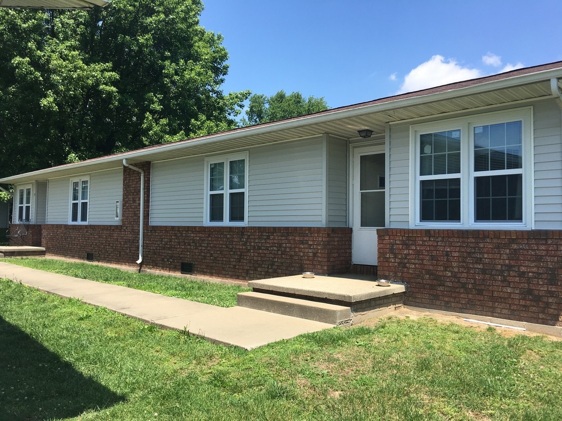 Primary Photo - Country Aire Apartments